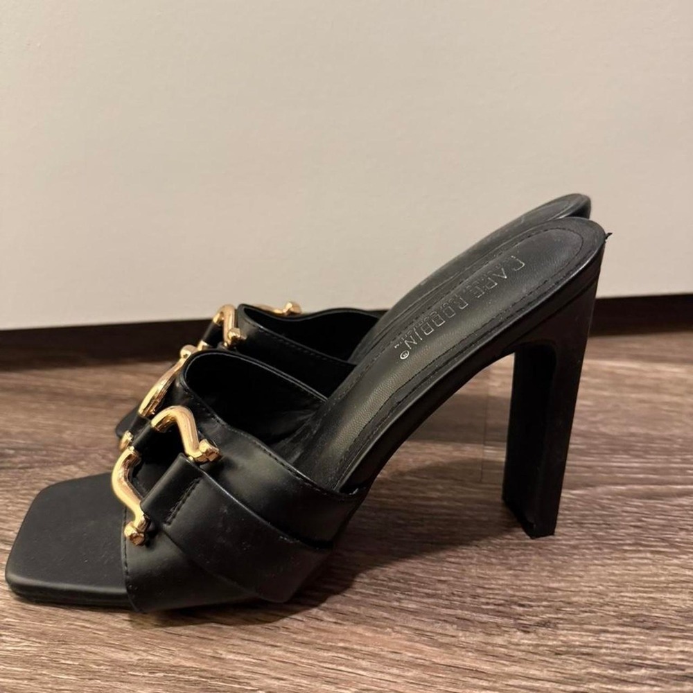 Cape Robbin Black Horse Belt Slide on Heel - 9